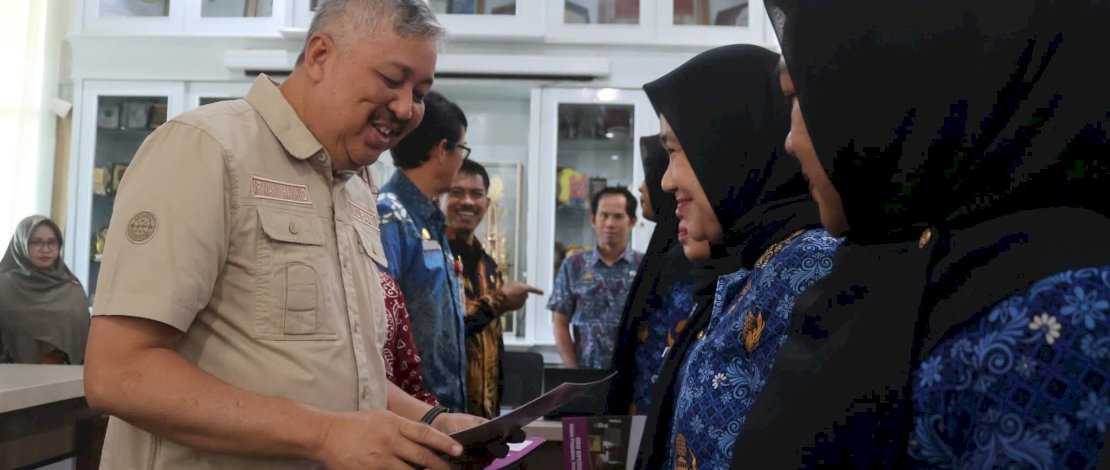 Bupati Pinrang Irwan Hamid Resmi Lantik 3 PNS dan 11 PPPK di Pinrang