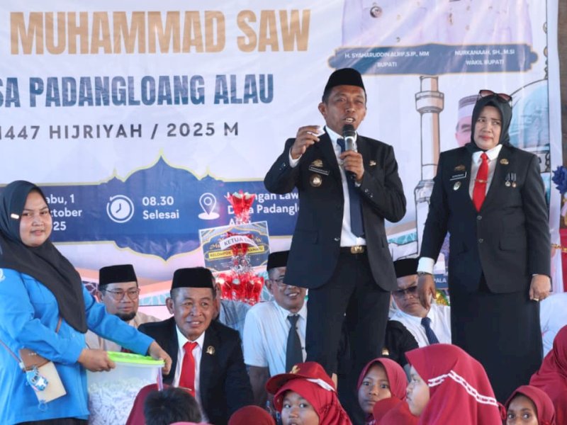 Bupati Sidrap Syaharuddin Alrif Tanam Jambu Air Citra di Padangloang Alau, Dorong Diversifikasi Ekonomi Warga