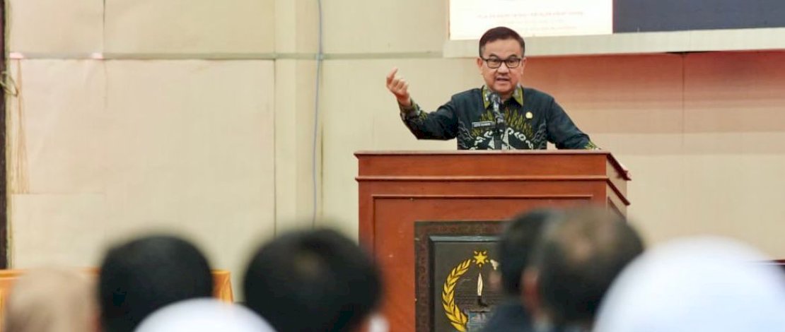 Sekretaris Daerah Provinsi Sulsel, Jufri Rahman, menyaksikan langsung penandatanganan perjanjian kerja sama antara Sekolah Menengah Kejuruan (SMK) vokasi dengan pelaku Dunia Usaha, Dunia Industri, dan Dunia Kerja.