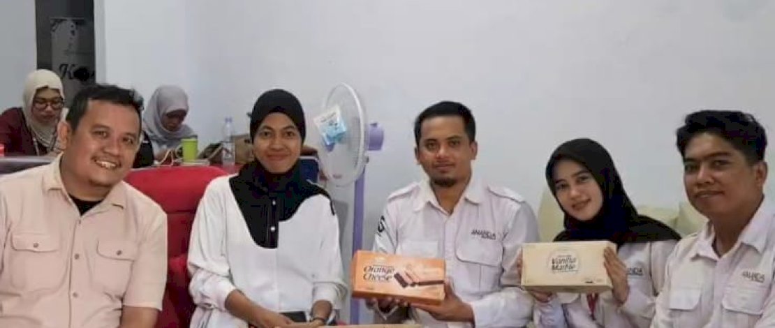Tim Amanda Brownies saat berkunjung ke Kantor Bukamatanews, Senin, 6 Oktober 2025.