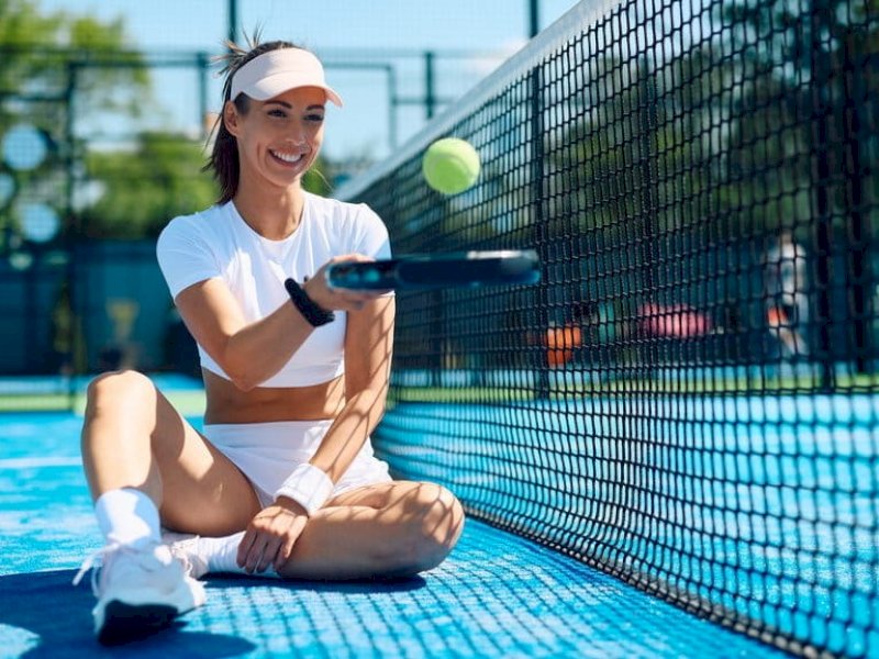 4 Fakta Menarik tentang Manfaat Kesehatan Olahraga Padel yang Sedang Booming di 2025