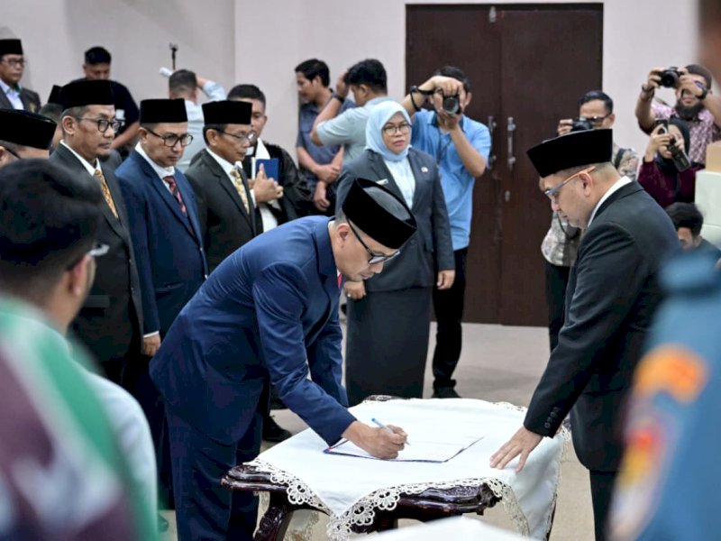 Munafri Tekankan Integritas dan Kolaborasi dalam Pelantikan Direksi dan Dewas BUMD Makassar