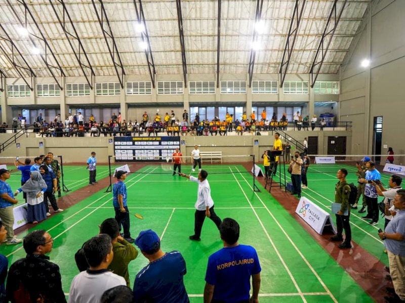 Semarak Hari Jadi Sulsel ke-356, Andi Sudirman Buka Gubernur Badminton Cup 2025