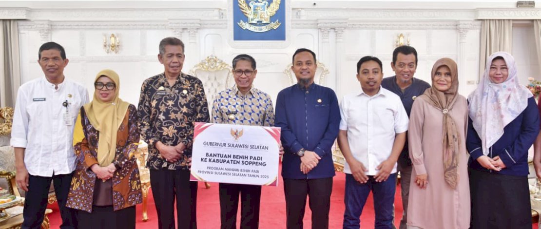 Gubernur Sulsel Serahkan Bantuan Mandiri Benih Padi ke Sidrap dan Soppeng Musim Tanam Oktober 2025-Maret 2026