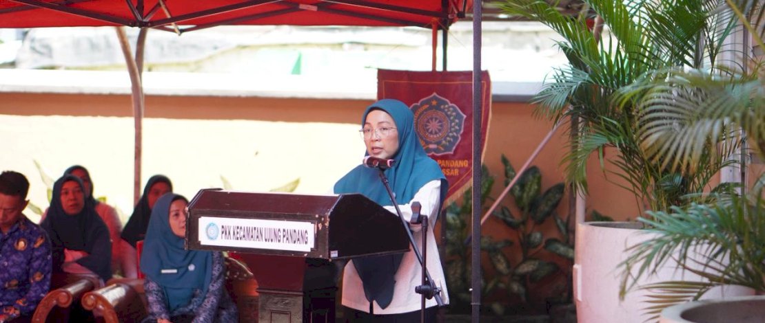 Melinda Aksa saat membuka kegiatan Supervisi, Monitoring, Evaluasi, dan Pelaporan (SMEP) TP PKK Kota Makassar di Kantor Kecamatan Ujung Pandang, Jumat, 17 Oktober 2025.