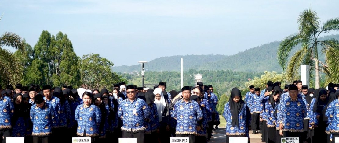 Upacara Peringatan Hari Kesadaran Nasional (HKN) di halaman Kantor Bupati Luwu Timur, Jum’at, 17 Oktober 2025.

