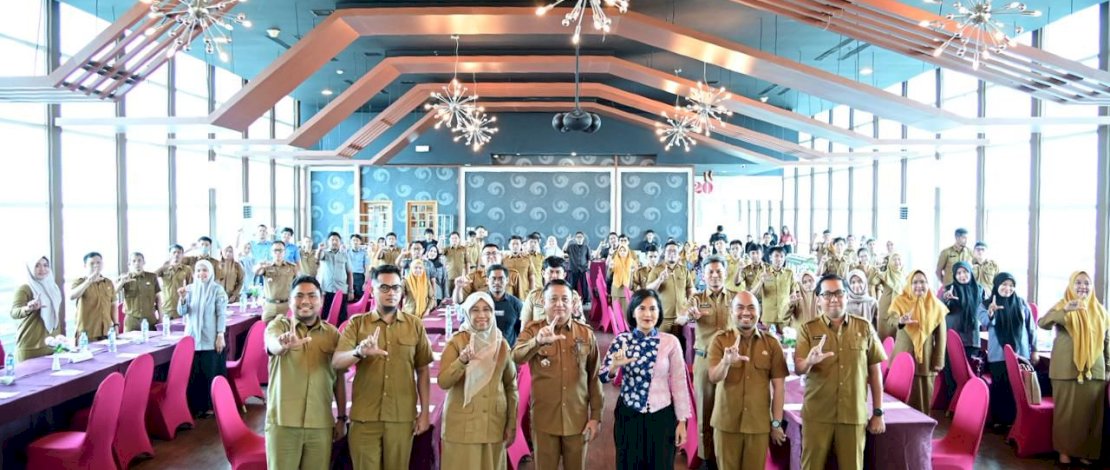 Forum Group Discussion (FGD) bertema Kolaborasi OPD dalam Audit TIK dan Penetapan Standar Layanan Lontara+, Senin, 20 Oktober 2025, di Hotel Aston Makassar. 