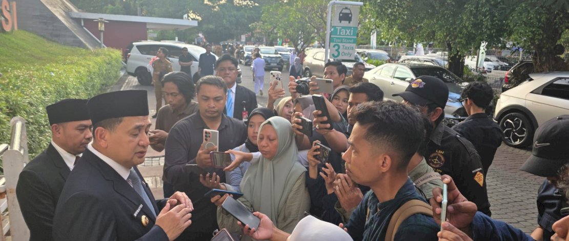 Wali Kota Makassar, Munafri Arifuddin, saat menilai capaian pemerintahan pusat dalam setahun terakhir.
