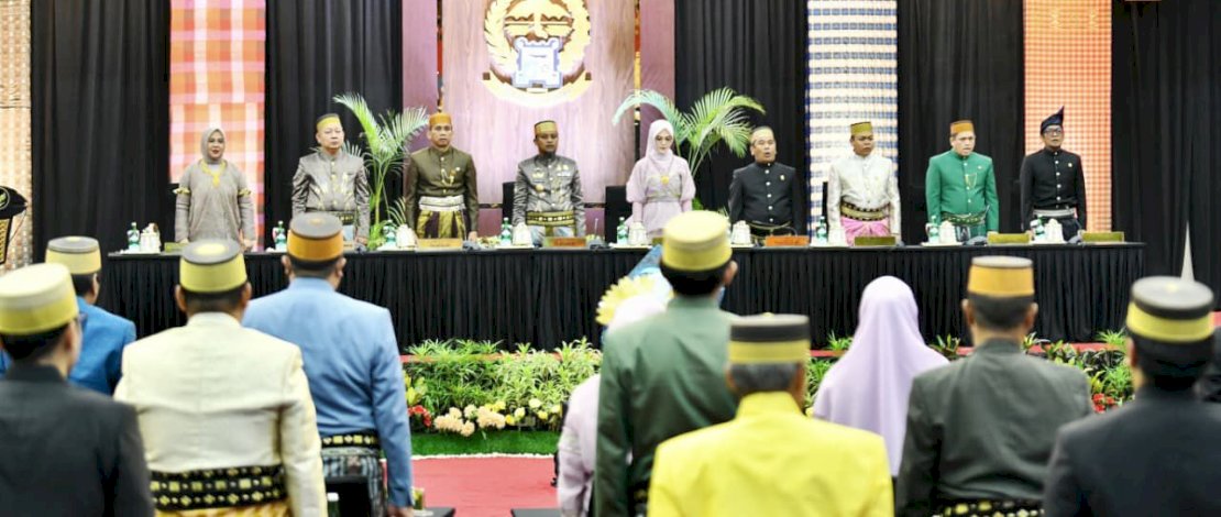 Rapat Paripurna istimewa DPRD Peringatan 356 tahun Sulsel di Ruang Pola Kantor Gubernur Sulsel, Minggu, 19 Oktober 2025.
