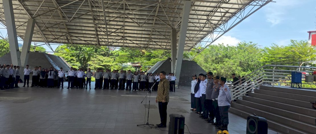 Pimpin Apel Dishub, Wali Kota Makassar Ingatkan Etika Bertugas di Lapangan Pimpin Apel Dishub, Wali Kota Makassar Ingatkan Etika Bertugas di Lapangan