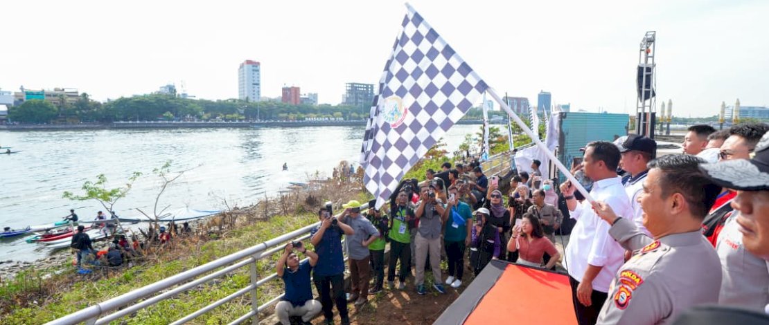 Gubernur Andi Sudirman Buka Katinting Race 2025 di CPI Makassar, Rayakan Semangat Maritim dan HUT ke-356 Sulsel Gubernur Andi Sudirman Buka Katinting Race 2025 di CPI Makassar, Rayakan Semangat Maritim dan HUT ke-356 Sulsel