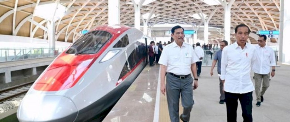Whoosh, Cepat Sampai... Utang pun Menggunung: Warisan Proyek Ambisius yang Memberatkan APBN Whoosh, Cepat Sampai... Utang pun Menggunung: Warisan Proyek Ambisius yang Memberatkan APBN