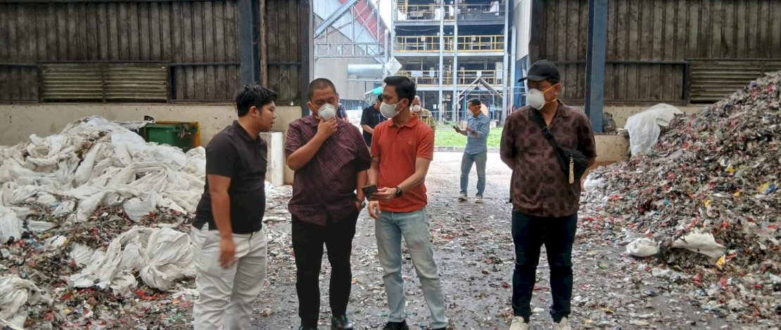 Bupati Luwu Timur, Irwan Bachri Syam, melakukan kunjungan ke Kantor Pengelolaan dan Laboratorium Landfill Mining serta RDF Plant di Tempat Pengolahan Sampah Terpadu (TPST) Bantargebang, Jakarta, Sabtu, 25 Oktober 2025. Bupati Luwu Timur, Irwan Bachri Syam, melakukan kunjungan ke Kantor Pengelolaan dan Laboratorium Landfill Mining serta RDF Plant di Tempat Pengolahan Sampah Terpadu (TPST) Bantargebang, Jakarta, Sabtu, 25 Oktober 2025.