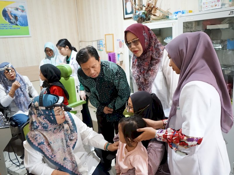 HUT Sulsel, RSUD Haji Makassar Gelar Operasi Katarak Hingga USG Gratis