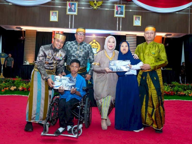 902 Siswa Disabilitas Dapat Bantuan Tabungan Pendidikan dari Gubernur Sulsel 