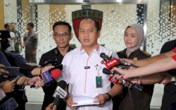 Terseret Korupsi Minyak Mentah Riza Chalid, Kejagung Periksa Direktur Keuangan Pertamina Patra Niaga Terseret Korupsi Minyak Mentah Riza Chalid, Kejagung Periksa Direktur Keuangan Pertamina Patra Niaga
