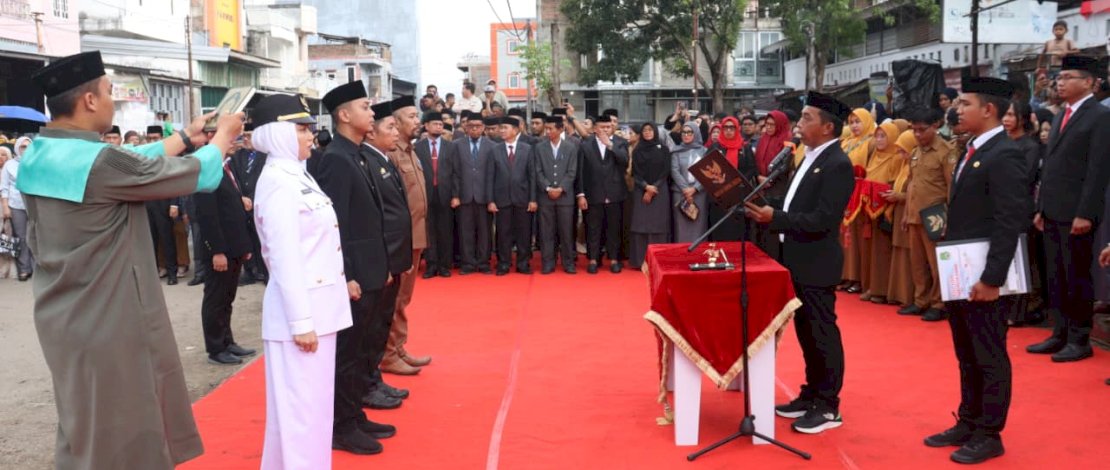 Bupati Sidrap Lantik 48 Pejabat di Pelataran Pasar Pangkajene 