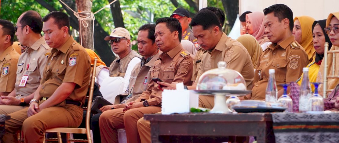 Pemkot Makassar Gaungkan Pertanian Perkotaan di HUT ke-418, Camat Wajo Tanam Bibit sebagai Simbol Gerakan Hijau