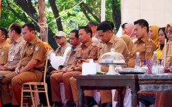 Pemkot Makassar Gaungkan Pertanian Perkotaan di HUT ke-418, Camat Wajo Tanam Bibit sebagai Simbol Gerakan Hijau