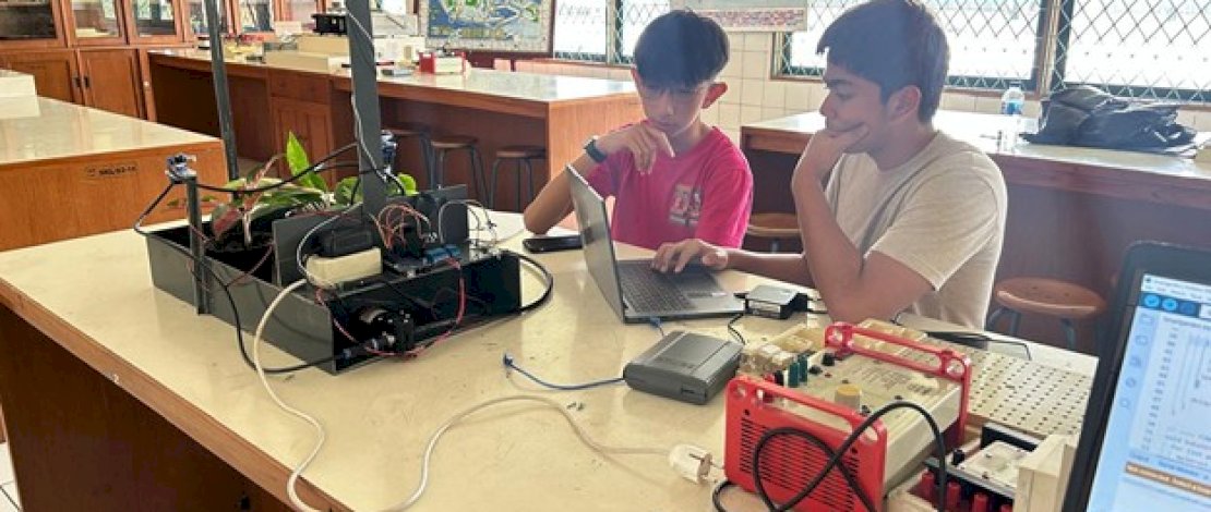 Program Robotik SMA Dwiwarna: Modul Unggulan yang Mencetak Juara Nasional