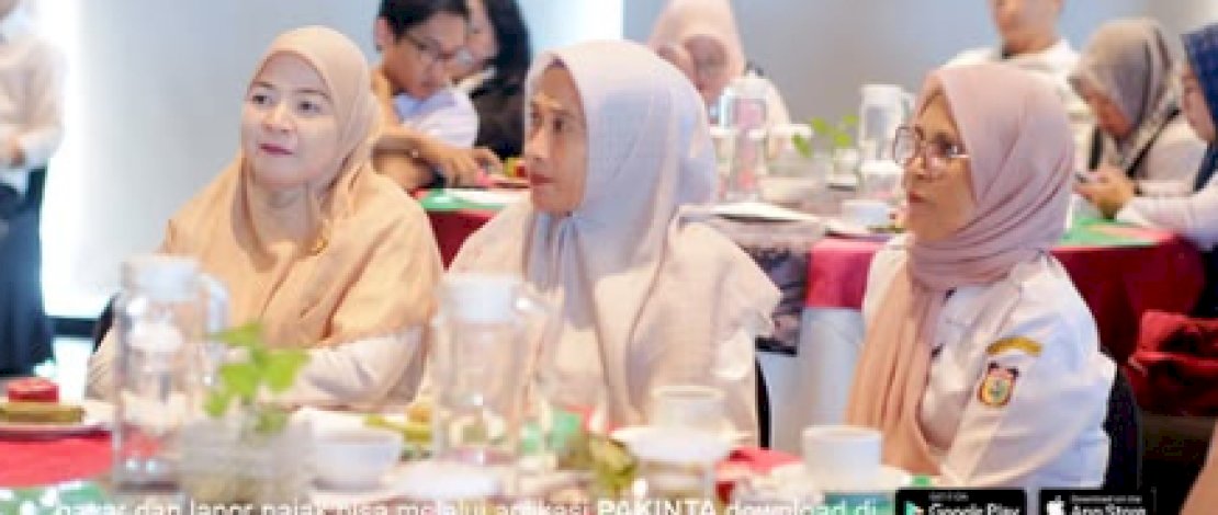 Kepala Sub Bidang Pendataan Wilayah II Badan Pendapatan Daerah (Bapenda) Kota Makassar, Riana Rizka Saputri, (Kiri)