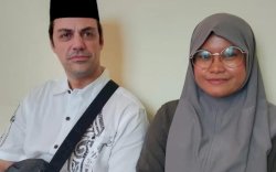 VIRAL! Bule Prancis Berani Bayar Uang Panai Rp100 Juta Ditambah Hadiah Rumah Rp898 Juta Demi Gadis Bugis Sinjai