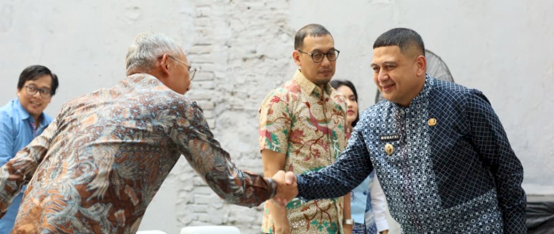 Direktur Jenderal Kekayaan Negara (Dirjen KN) Kemenkeu RI, Rional Silaban, disambut Wali Kota Makassar Munafri Arifuddin, Jumat, 7 November 2025.