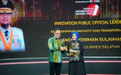 Gubernur Andi Sudirman Sulaiman Raih Penghargaan Pemimpin Inovatif dan Transformatif Indonesia 2025