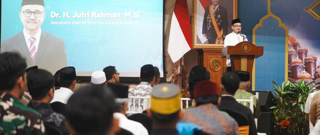 Sekretaris Daerah Provinsi Sulawesi Selatan, Jufri Rahman menghadiri Closing Ceremony Bulan Ekonomi dan Keuangan Syariah Provinsi Sulawesi Selatan di Baruga Phinisi Kantor Perwakilan Bank Indonesia Provinsi Sulawesi Selatan, Jalan Jenderal Sudirman Makassar, Jum'at 7 November 2025.