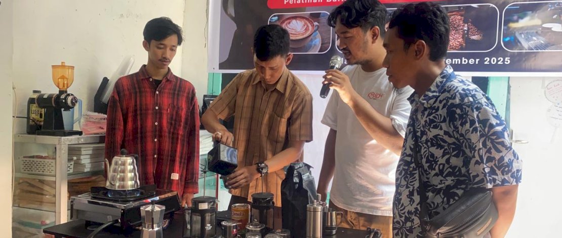Kemensos RI melalui Sentra Wirajaya Makassar melatih 15 orang Disabilitas Mental atau yang dikenal ODGJ menjadi Barista.
