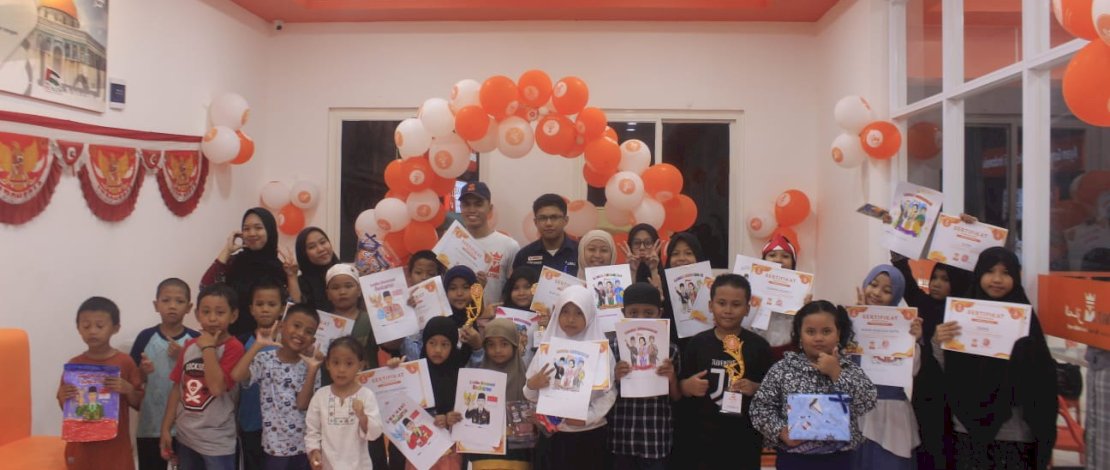 Almaz Fried Chicken Antang, Kecamatan Manggala, Kota Makassar, sukses menggelar Almaz Fun Education pada Minggu, 9 November 2025, untuk memperingati Hari Pahlawan.