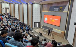 Roadshow THRIVE Talenta Digital Indonesia di Makassar, Telkomsel Ajak Mahasiswa Unhas Siap Hadapi Era Digital
