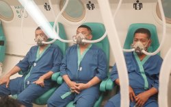 Wali Kota Munafri Terima Brevet Kehormatan Kesehatan Penyelaman dan Hiperbarik dari TNI AL