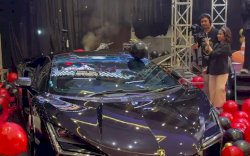 Viral! Bocah 9 Tahun di Makassar Dapat Kado Ulang Tahun Lamborghini Revuelto Senilai Rp25 Miliar