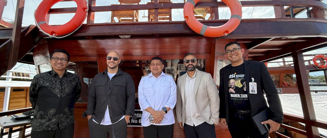 Maher Zain Nikmati Ikan segar serta Keindahan Laut Makassar dengan Wali Kota Makassar