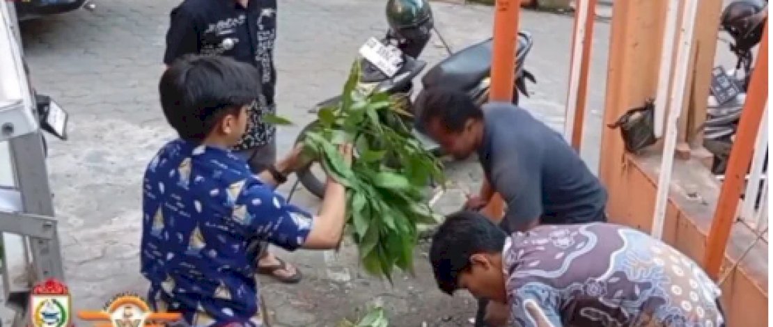 Pemerintah Kecamatan Wajo Galakkan Pembuatan Lubang Biopori untuk Cegah Banjir dan Kurangi Sampah