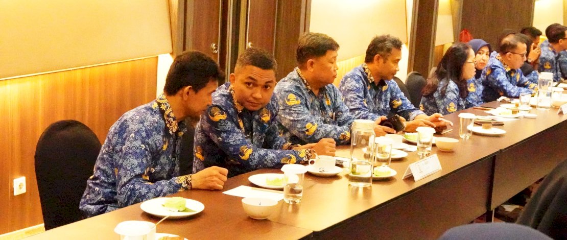 Sekcam Wajo Wakili Camat pada High Level Meeting TP2DD Kota Makassar 2025
