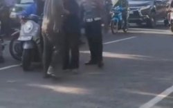 Tak Terima Ditegur, Pengendara Motor di Maros Nekat Coba Pukul Polantas