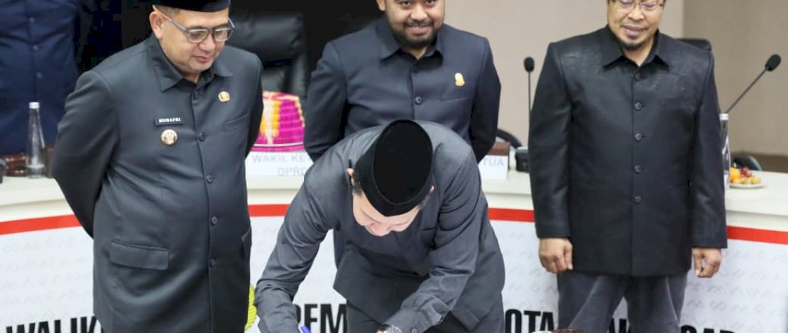 Rapat Paripurna Penandatanganan Nota KUA dan PPAS APBD Tahun Anggaran 2026, yang digelar di Balai Kota Makassar, Senin, 17 November 2025.