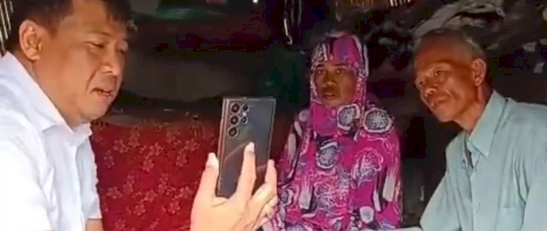 Bertahun-tahun Hidup dalam Gelap, Keluarga di Sidrap Dibantu Rusdi Masse dengan Rumah Baru