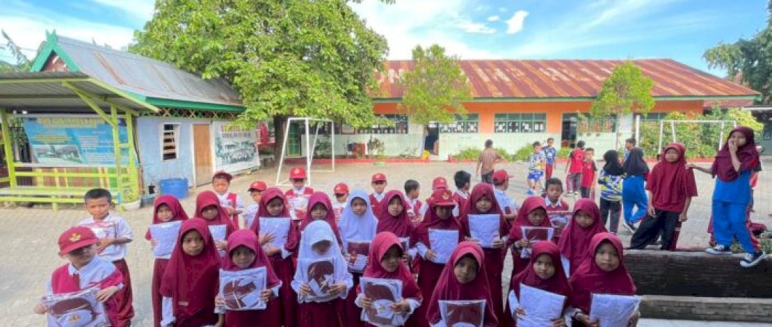 Rp3,9 Miliar untuk Pendidikan: Pemkab Maros Bagikan 15.296 Seragam Gratis