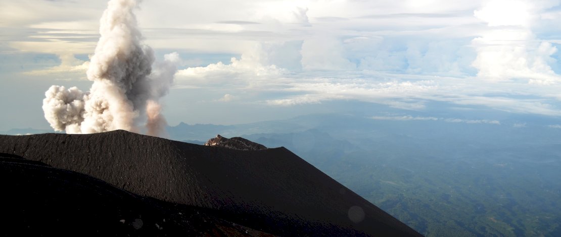 Puluhan Rumah dan Fasilitas Umum Rusak Berat Akibat Erupsi Gunung Semeru di Lumajang