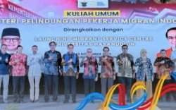 Camat Tamalanrea Dampingi Wakil Wali Kota Makassar pada Kuliah Umum Menteri Perlindungan Pekerja Migran dan Launching Migrant Service Centre Unhas