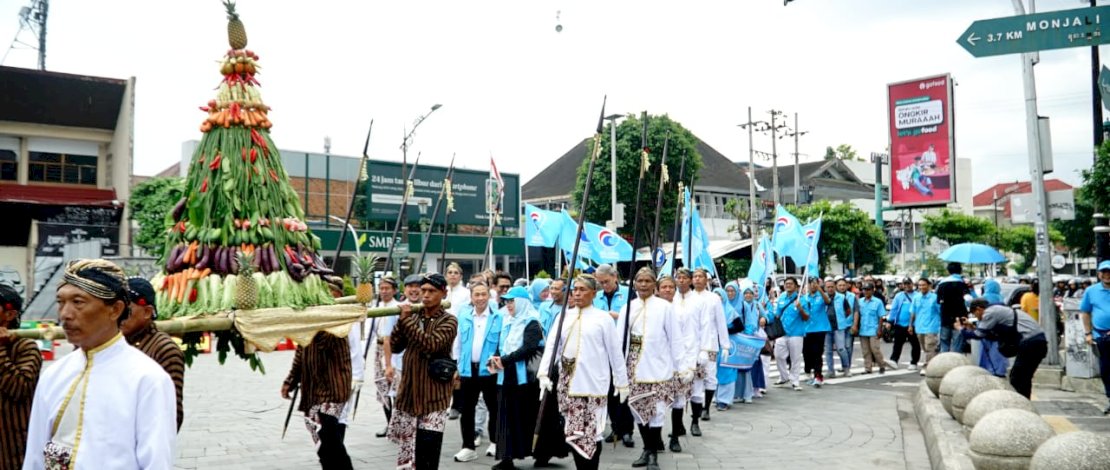 Partai Gelombang Rakyat (Gelora) Indonesia menggelar Pawai Budaya dengan tema 'Gelora Istimewa' dalam rangkaian perayaan HUT ke-6 di Yogyakarta, Kamis sore, 20 November 2025.
