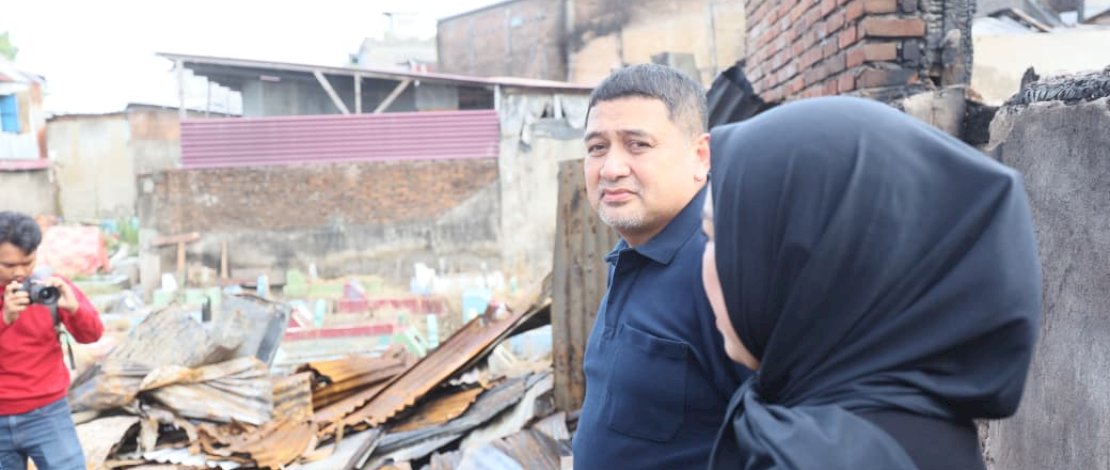 Munafri Tinjau Lokasi Kebakaran di Tallo, Serahkan Bantuan dan Pastikan Pemkot Bangun Ulang Rumah