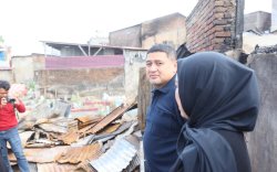 Munafri Tinjau Lokasi Kebakaran di Tallo, Serahkan Bantuan dan Pastikan Pemkot Bangun Ulang Rumah