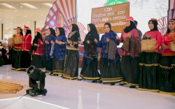 Dipimpin Ketua Ani Nurbani, Dekranasda Luwu Timur Tampilkan Tarian Riringgo dan Dero di Expo Kreatif Andalan 2025