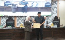 Serahkan RAPBD 2026, Pemkab Luwu Timur Fokus Peningkatan Layanan Publik dan Infrastruktur 