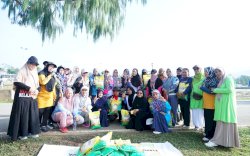 Berbagi Sembako di SSJ Luwu Timur, Puspawati Husler Apresiasi Kepedulian Aisyiyah