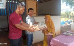 Gerakan Luwu Timur Jumat Sedekah Salurkan Paket Sembako di Desa Puncak Indah dan Tarabbi